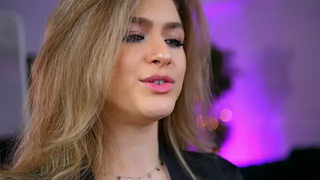 Pokazy przed kamerką – NayaQuinn