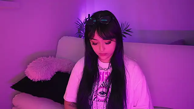 Gloomydoll Chat XXX live