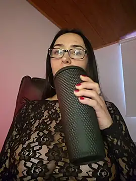 preetypeach: онлайн-секс-чат