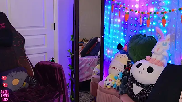 Czat XXX na żywo – Angel-Lewd-Cake
