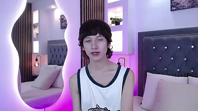 Živý XXX chat Emo_Boy_