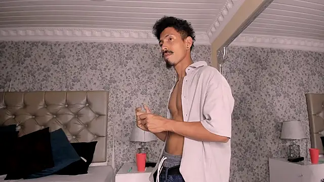 NoaahTylor Live XXX-Chat