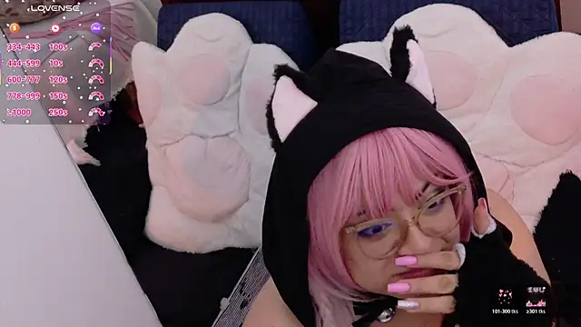 Catwhite_: онлайн-секс-чат