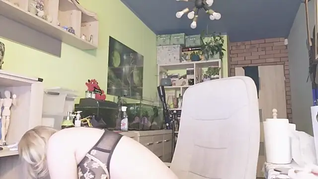 karmija Chat XXX live