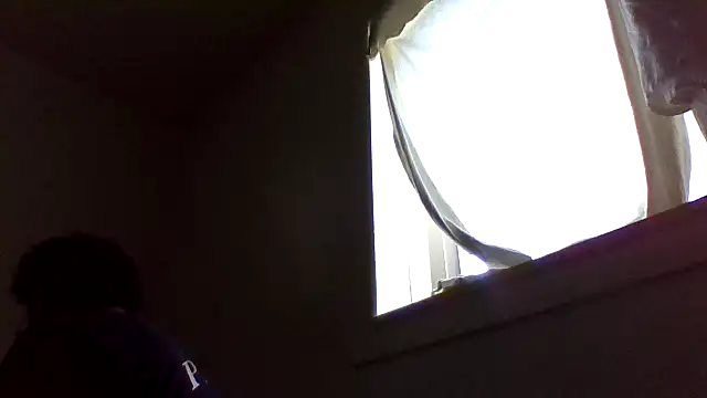 dvaughn3117 Show in webcam