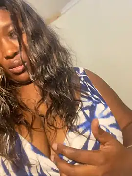 Chat XXX en directo de Cardiebae89