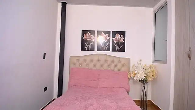 pinky_f00x – Naživo XXX chat