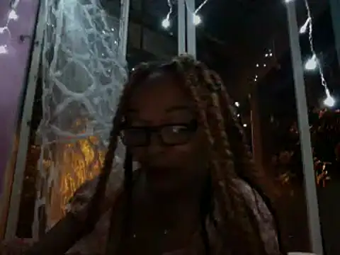 Ladyzee25 Adlı Modelin Canlı XXX Sohbeti