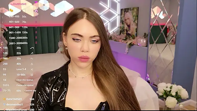 MimiForce Chat XXX live