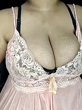 Curvy_Pooja's Webcam Show