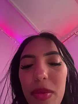 sylphiee_'s Live XXX Chat