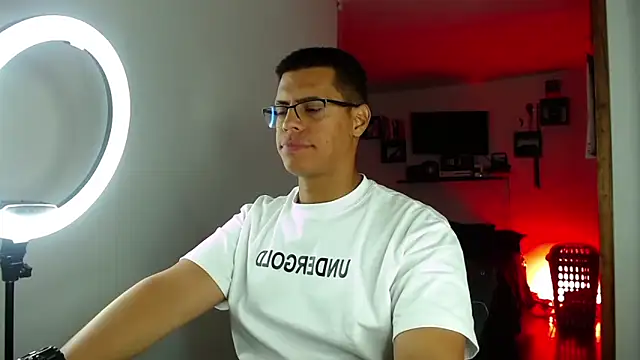 _John_Boy_: διαδικτυακό σόου στην κάμερα