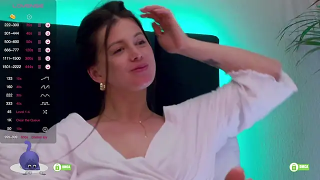 Minelliss: απευθείας συνομιλία ΧΧΧ