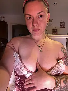 Luccreccia_ Adlı Modelin Canlı XXX Sohbeti