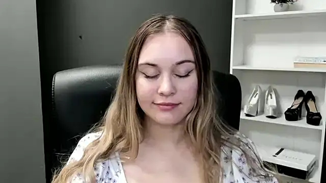 kitty_valeria Chat XXX in diretta