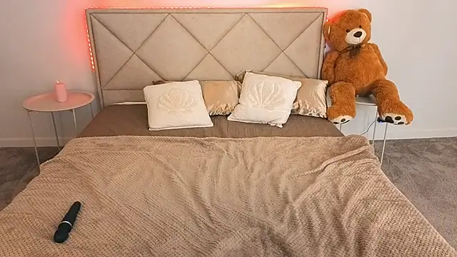 NikkiGoldSide Chat XXX in diretta