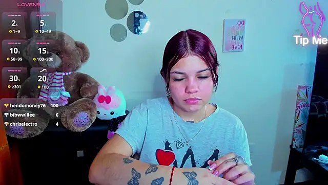 Ema__Luna Chat XXX in diretta