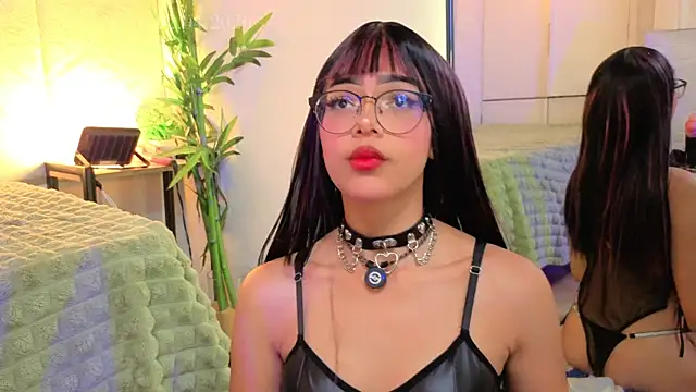 _ViolletteNoir_ Chat XXX in diretta