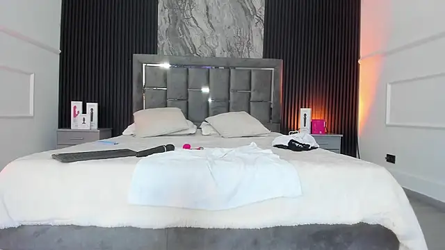 Laureenwells Adlı Modelin Canlı XXX Sohbeti