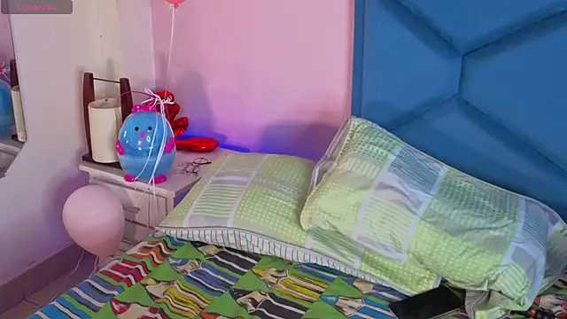 Show modela Hopemoretti na web-kameri