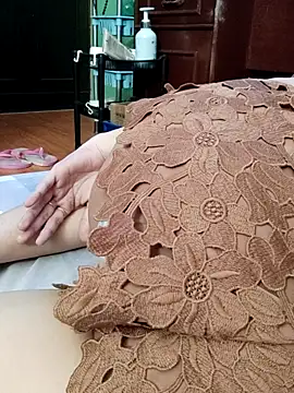 QueenSoreal 即時 XXX 聊天