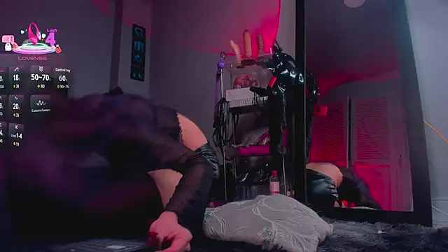 Draculairis: διαδικτυακό σόου στην κάμερα