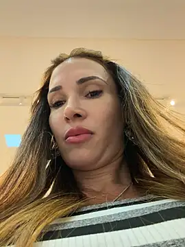 Chatroom XXX en direct de Irresistible24