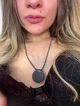 Chat +18 de Zyrella ao vivo