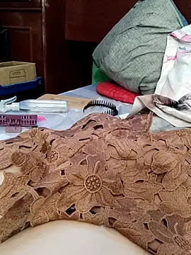 QueenSoreal Adlı Modelin Canlı XXX Sohbeti