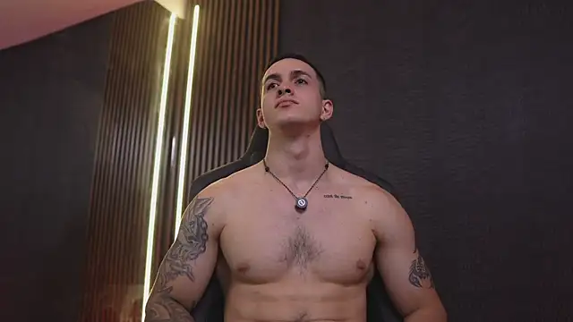 JacksonOlsenn – Naživo XXX chat