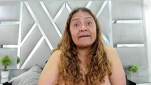 MonzerratBoyer 라이브 XXX 채팅