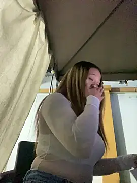 Diosa_Pinkk Adlı Modelin Canlı XXX Sohbeti