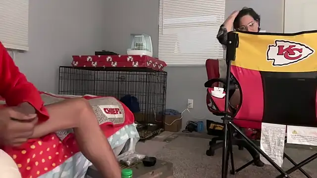 KcChiefBBC69: διαδικτυακό σόου στην κάμερα