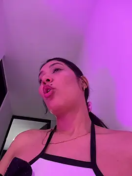 IsabellaJoness_ élő XXX-chatje