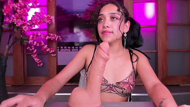 foxy_hannah Adlı Modelin Canlı XXX Sohbeti