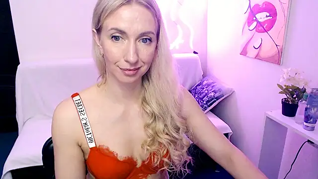 Chat XXX en directo de Cute_Smile_Shy