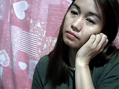 CreamyPussy30 webcam show