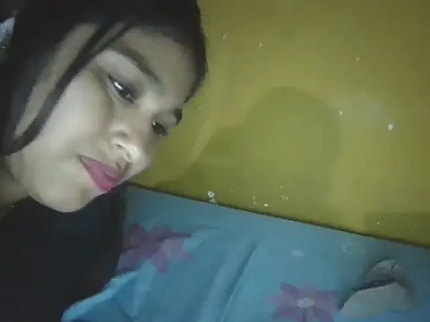 Chat +18 de zairabreze ao vivo