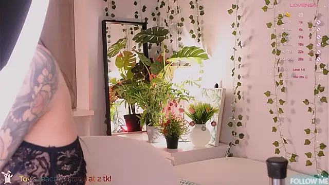 Chatroom XXX en direct de CarlyMilton