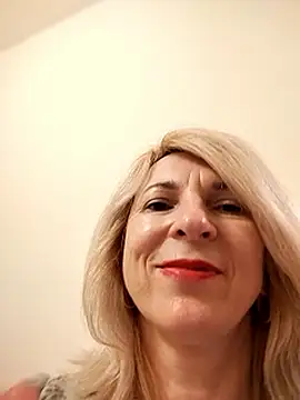 Chat XXX en directo de AhlyssaLove1155