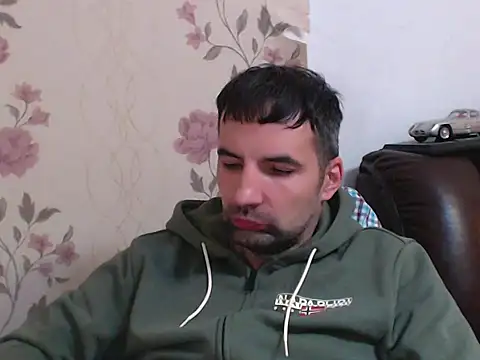 Leo_1617 Chat XXX in diretta