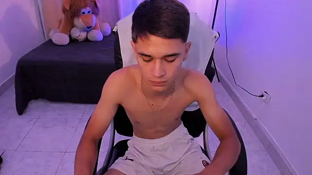 Aron_Boyy Chat XXX in diretta