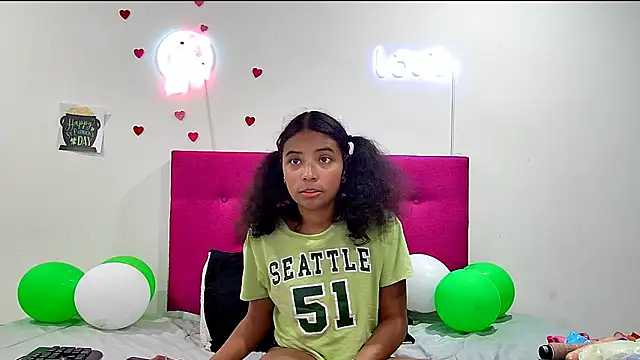 دردشة Ellie_Cute7 الجنسية المباشرة