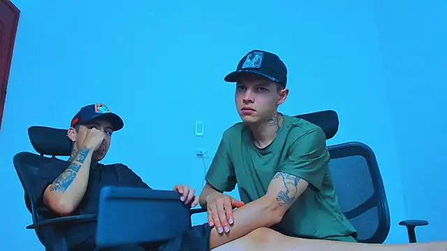 Chat XXX en directo de Thomas-Wil