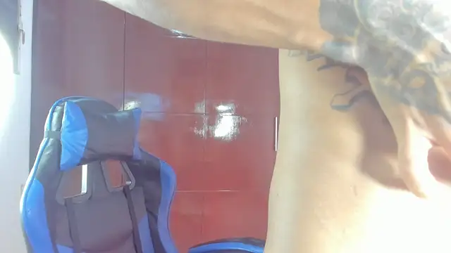 Milo_LatinBoy's Live XXX Chat