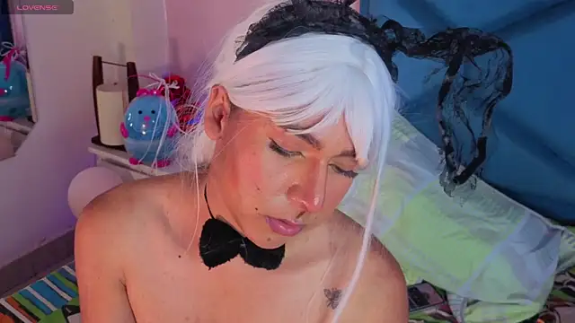 Hopemoretti: διαδικτυακό σόου στην κάμερα