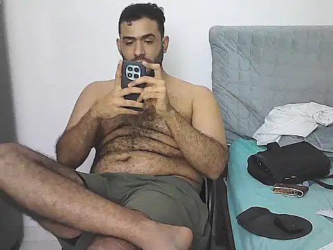 AlphaLatinoBear Webcam-Show