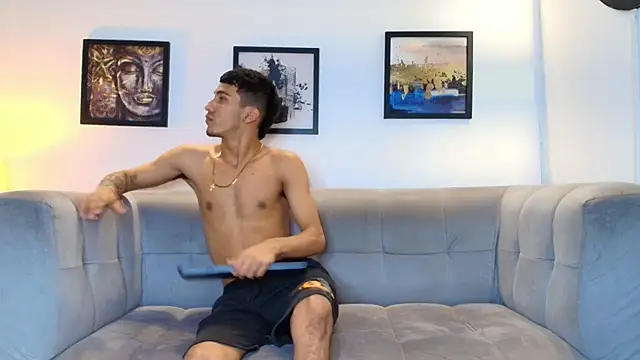 Онлайн чат XXX HORNY_PRETTY