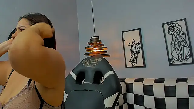 Mia_Curvyy Live XXX-Chat