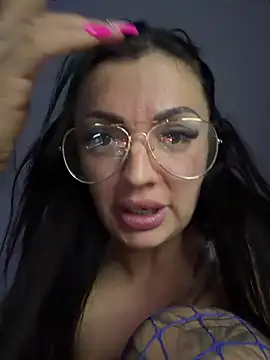 miraa_bellaa Adlı Modelin Canlı XXX Sohbeti